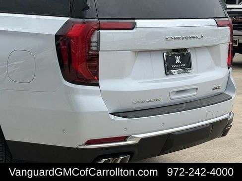 New 2026 GMC Yukon XL Denali w/ Denali Reserve Package AWD/4WD image 10