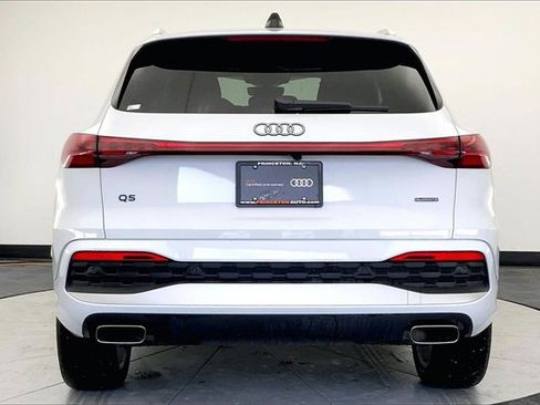 Certified 2025 Audi Q5 2.0T Premium Plus w/ Premium Plus image 4