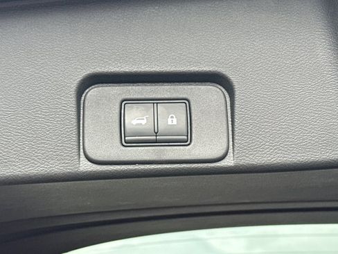 Certified 2021 Nissan Rogue Platinum AWD/4WD image 12