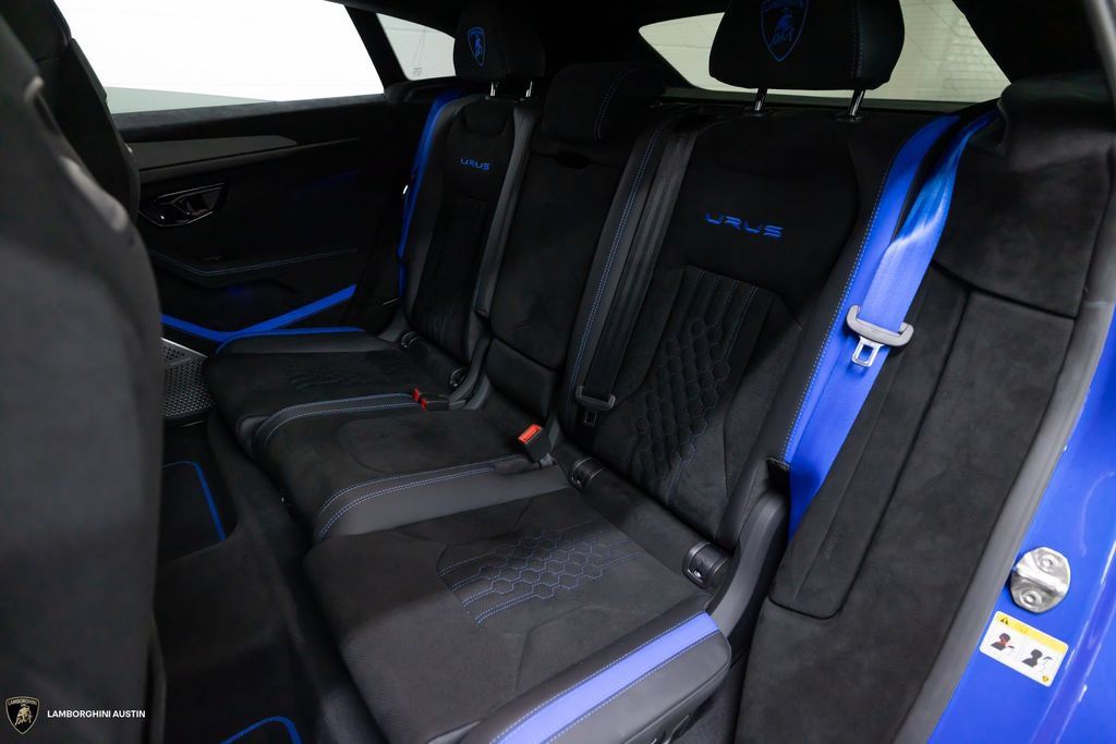 Used 2024 Lamborghini Urus Performante AWD/4WD image 34
