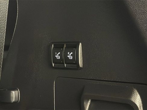 Used 2025 Toyota Sequoia Platinum image 18