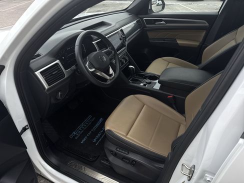 Certified 2023 Volkswagen Atlas Cross Sport SEL image 11