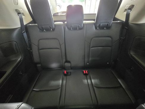 Used 2025 Nissan Pathfinder Platinum AWD/4WD image 29