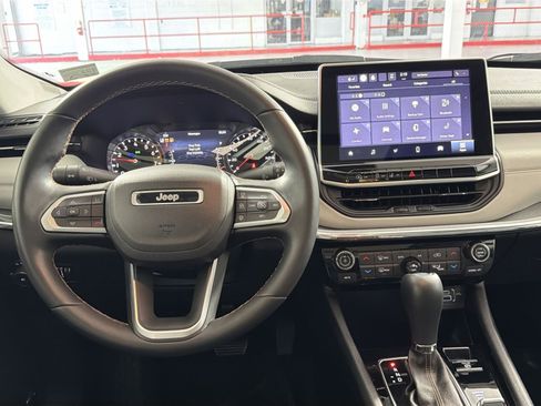 Used 2022 Jeep Compass Limited w/ Sun and Sound Group image 16