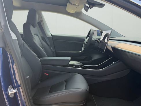 Used 2020 Tesla Model 3 Standard Range RWD image 11