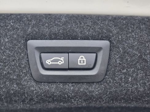 Used 2019 BMW 530i xDrive w/ Convenience Package image 14