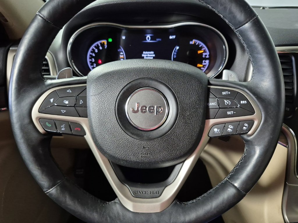 Used 2017 Jeep Grand Cherokee Limited w/ Luxury Group II AWD/4WD image 9