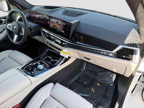 New 2026 BMW X7 xDrive40i w/ Executive Package image 15