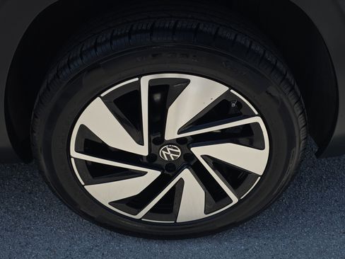 Used 2024 Volkswagen Atlas SE AWD/4WD image 13