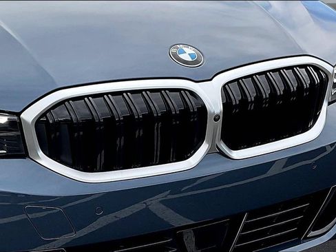 New 2026 BMW 330i xDrive Sedan w/ Premium Package AWD/4WD image 32