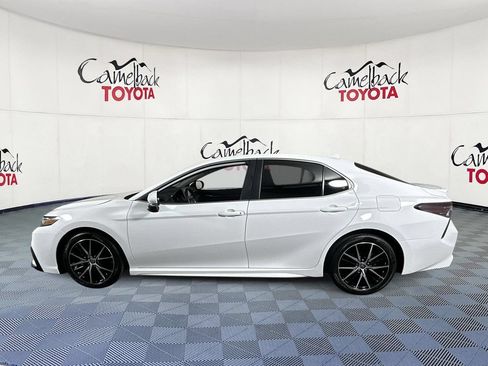 Used 2024 Toyota Camry SE FWD image 5