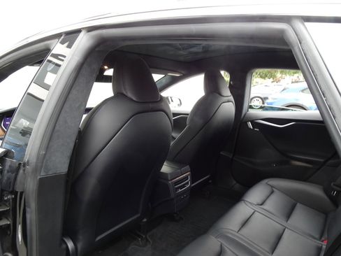 Used 2020 Tesla Model S Long Range Plus image 17