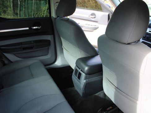 Used 2009 Dodge Charger SXT image 34
