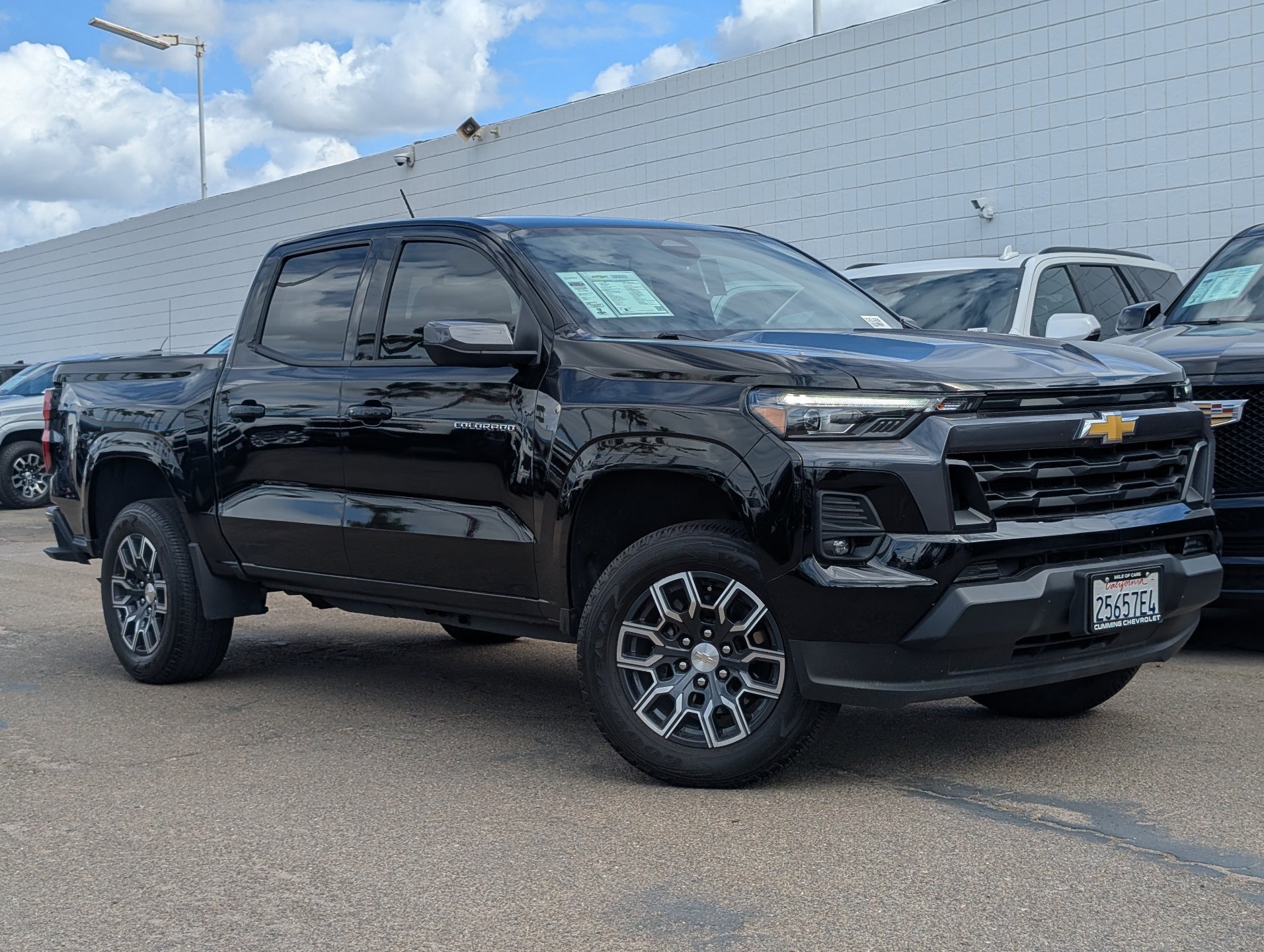 Used 2024 Chevrolet Colorado LT w/ LT Convenience Package III RWD image 2