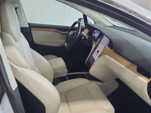 Used 2018 Tesla Model X 100D image 6