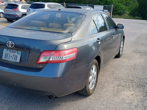 Used 2010 Toyota Camry FWD image 5