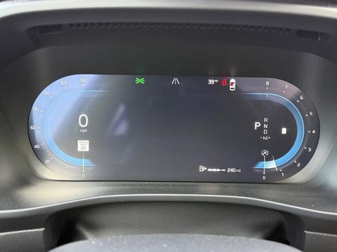 Certified 2025 Volvo XC40 B5 Core image 20