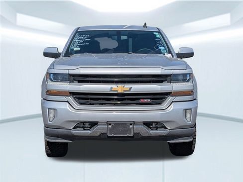 Used 2018 Chevrolet Silverado 1500 LT w/ Texas Edition image 10