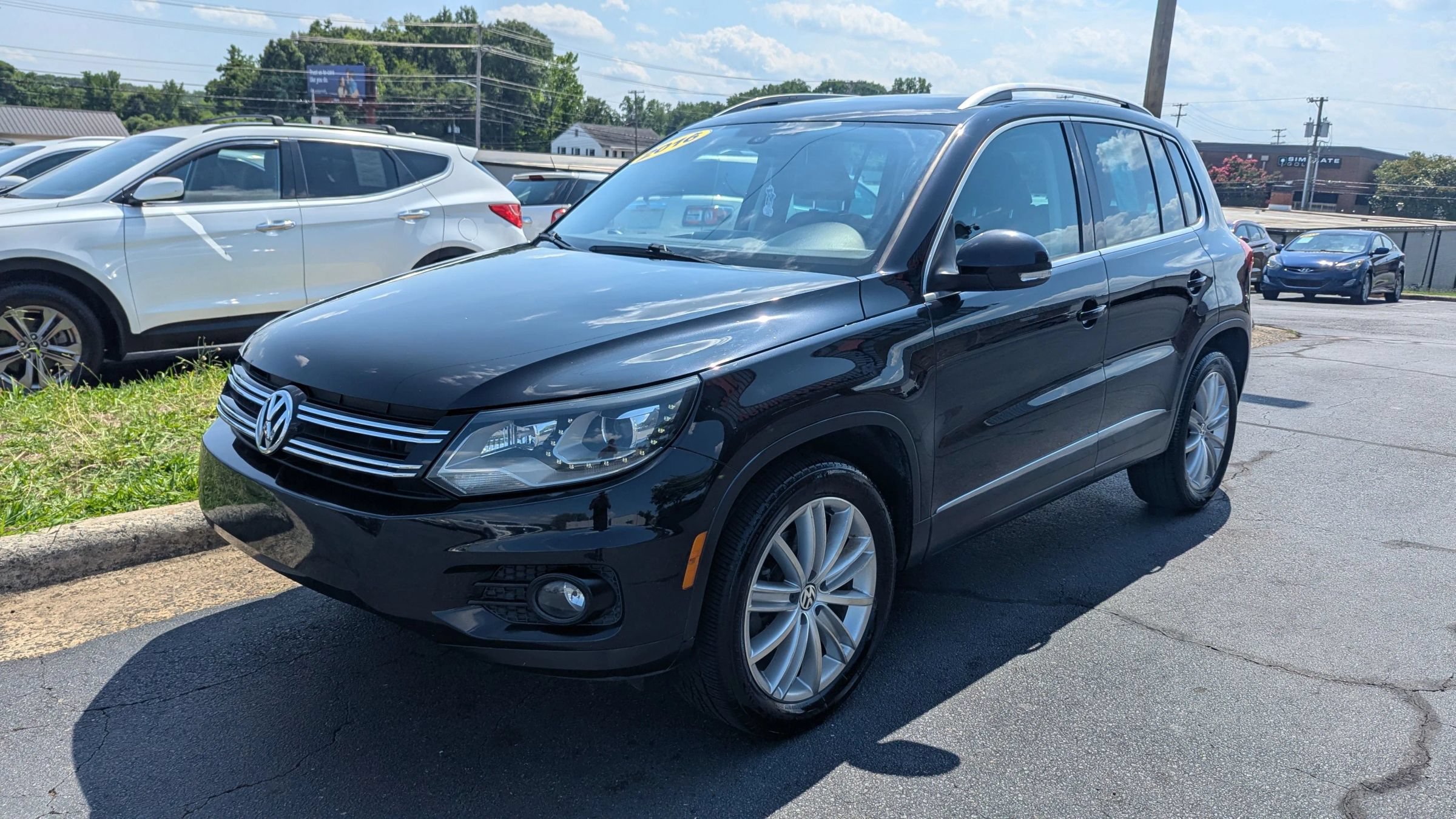 Used 2016 Volkswagen Tiguan SE FWD image 3