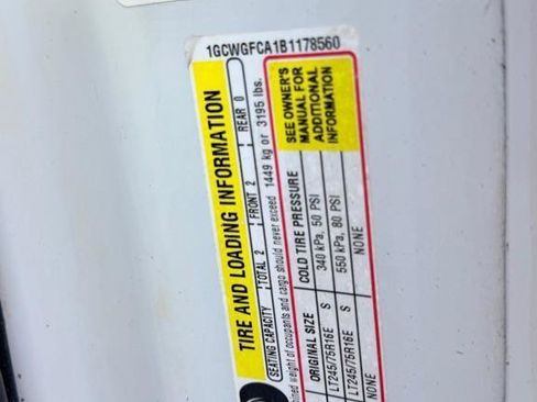 Used 2011 Chevrolet Express 2500 RWD image 33