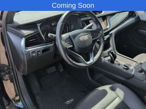 Used 2023 Cadillac XT6 Premium Luxury AWD/4WD image 2