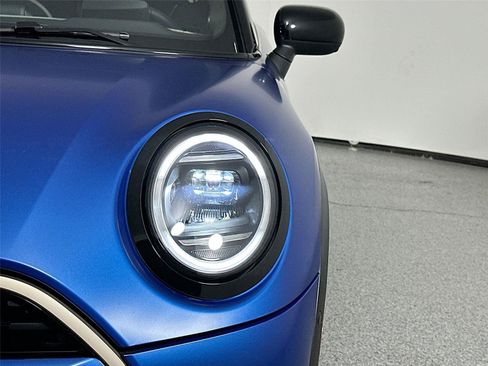 Certified 2025 MINI Cooper 2-Door Hardtop FWD image 27