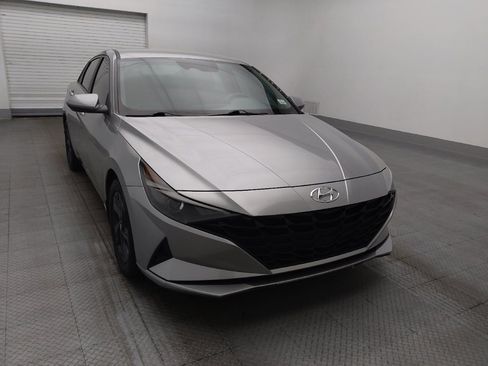 Used 2022 Hyundai Elantra SEL image 14