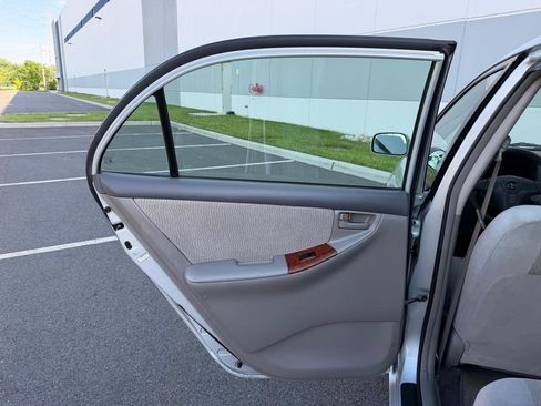 Used 2007 Toyota Corolla LE FWD image 26