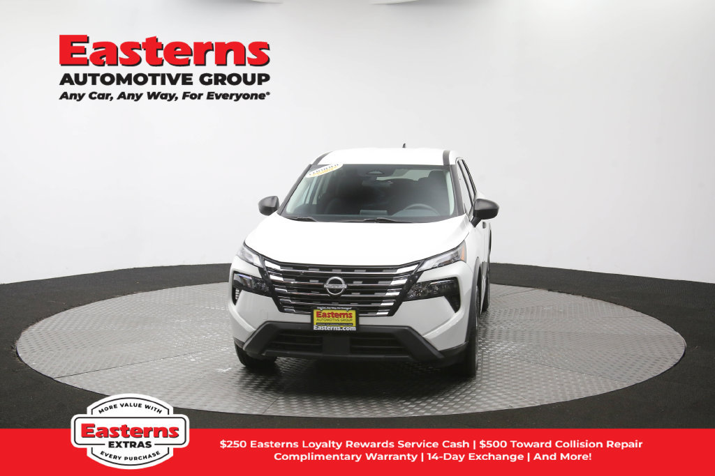 Used 2024 Nissan Rogue S AWD/4WD image 16