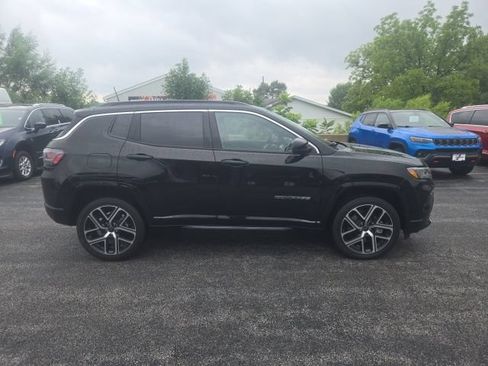 Used 2025 Jeep Compass Limited w/ Elite Group AWD/4WD image 7