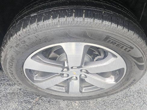 Used 2019 Chevrolet Traverse LT w/ LT Premium Package AWD/4WD image 14