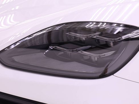 Used 2026 Porsche Cayenne Coupe AWD/4WD image 12
