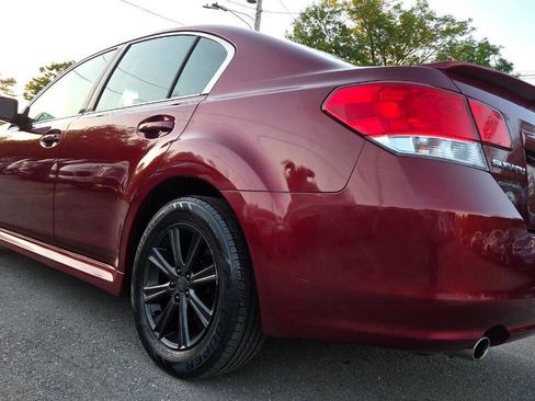 Used 2010 Subaru Legacy 2.5i Premium AWD/4WD image 12