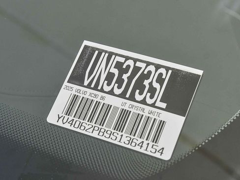 Certified 2025 Volvo XC90 B6 Plus w/ Protection Package Premier image 34