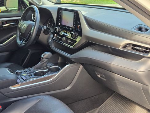 Used 2020 Toyota Highlander Limited AWD/4WD image 29