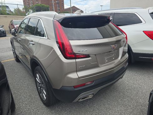 Used 2022 Cadillac XT4 Premium Luxury w/ Enhanced Visibility Package AWD/4WD image 3