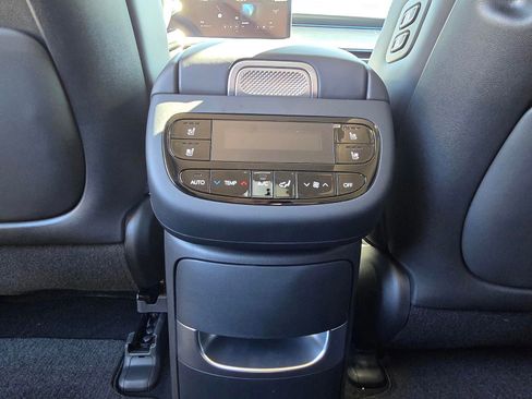 New 2026 Hyundai Ioniq 9 SEL image 12