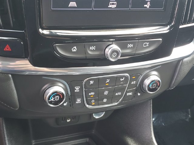 Used 2023 Chevrolet Traverse LT FWD image 20