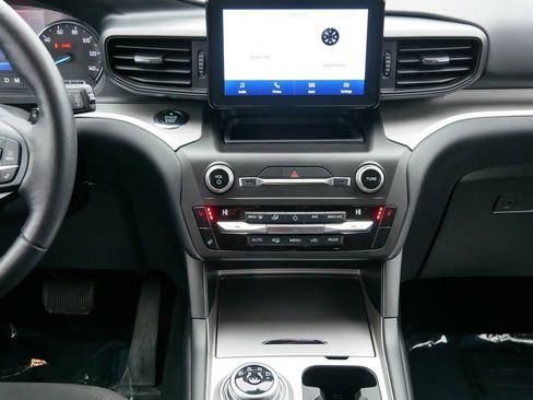 Used 2020 Ford Explorer XLT w/ Comfort Package image 17