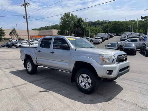 Used 2013 Toyota Tacoma 4x4 Double Cab w/ TRD Off-Road Pkg image 6