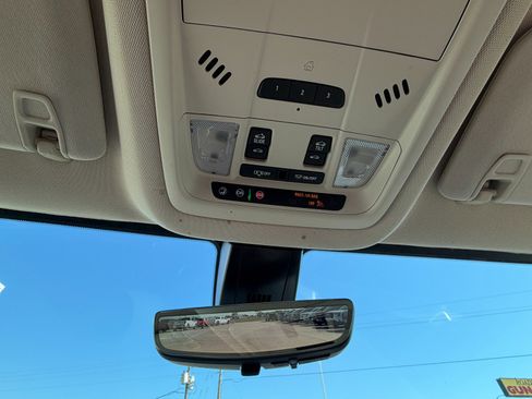Used 2021 GMC Acadia Denali w/ Denali Technology Package FWD image 20