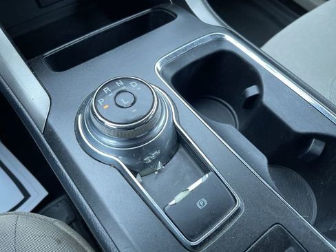 Used 2017 Ford Fusion SE w/ Fusion SE Technology Package image 16