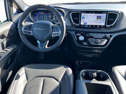 New 2026 Chrysler Voyager LX FWD image 14