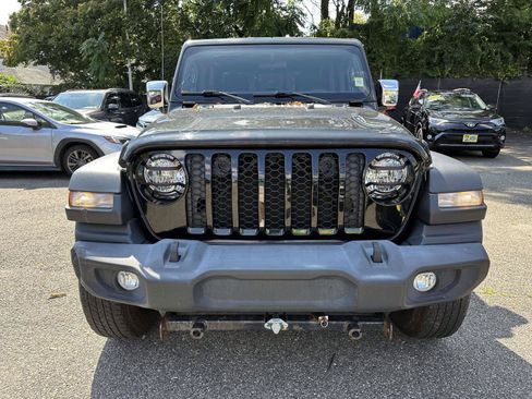 Used 2020 Jeep Gladiator Sport w/ Quick Order Package 24S AWD/4WD image 8
