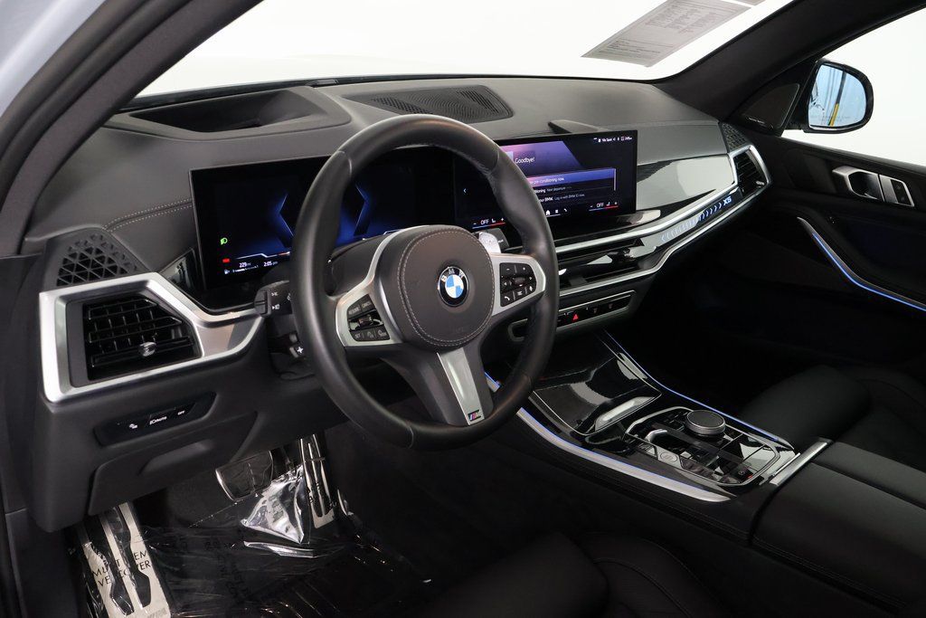 Used 2024 BMW X5 xDrive40i w/ M Sport Package AWD/4WD image 7