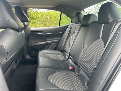 Used 2022 Toyota Camry SE w/ Cold Weather Package FWD image 26