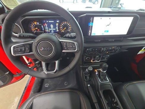 New 2026 Jeep Wrangler Unlimited Sahara AWD/4WD image 16