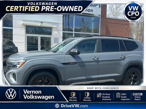 Certified 2024 Volkswagen Atlas Peak Edition SE AWD/4WD image 1
