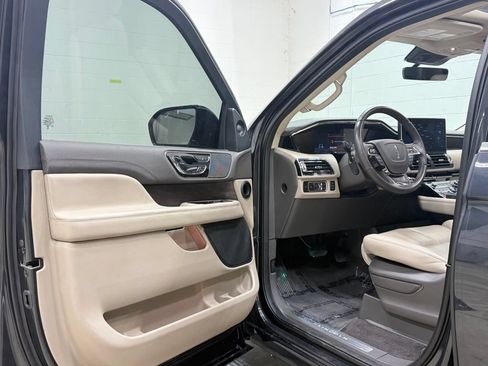 Used 2024 Lincoln Navigator L Reserve AWD/4WD image 35