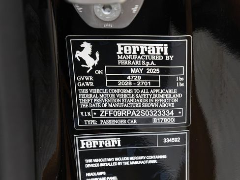 Certified 2025 Ferrari Roma Spider RWD image 13